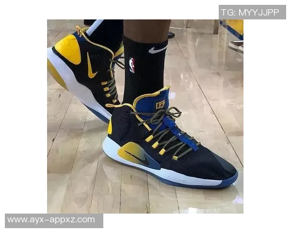 杜克大学球队独特Kobe5新配色曝光引发众人羡慕与热议 杜克大学球队独特Kobe5新配色曝光引发众人羡慕与热议