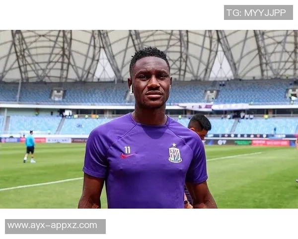 法比奥与马马杜马莱莱携手备战新赛季全力以赴训练中